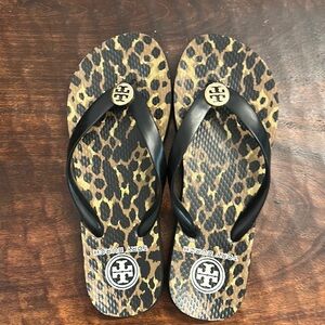 Tory Burch Women’s FlipFlops Sandals Black Brown Leopard Print Sz 6
